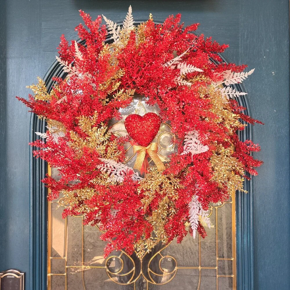 Full Glamour Red & Gold Valentine Wreath